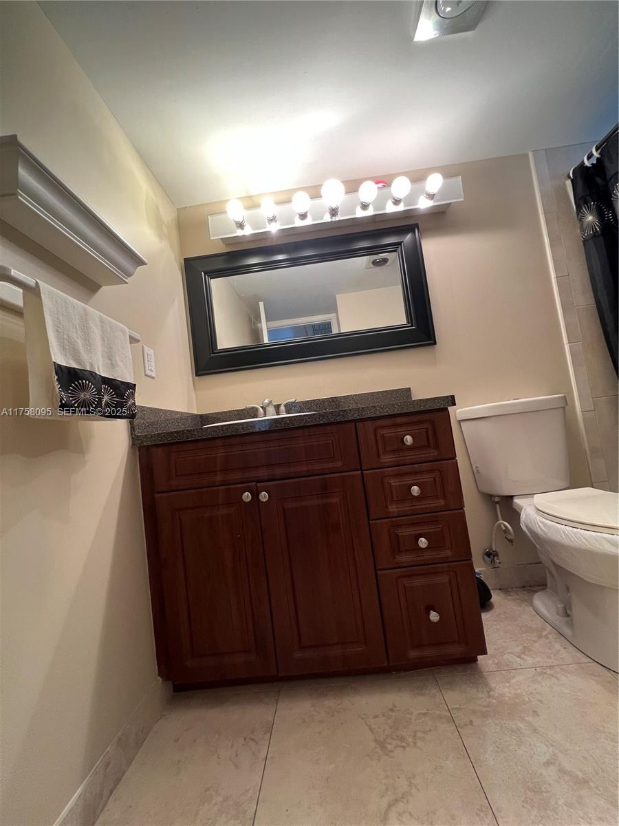 2562 N Garden Drive N 301 Property Photo 1