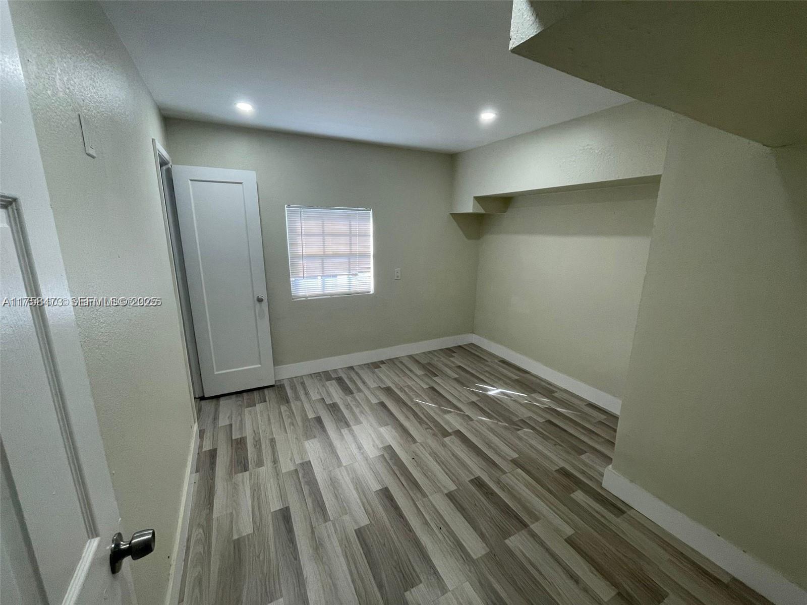 4896 Sw 28th Terrace Property Photo 2