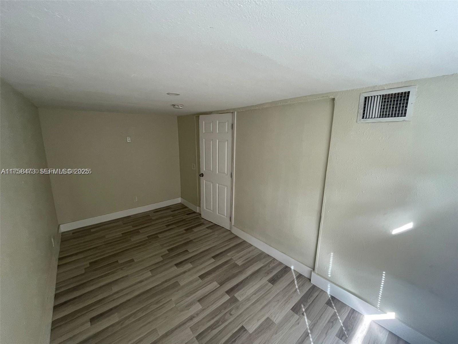 4896 Sw 28th Terrace Property Photo 5