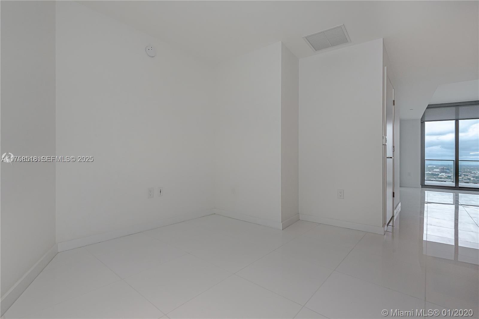 851 Ne 1st Avenue 2600 Property Photo 14