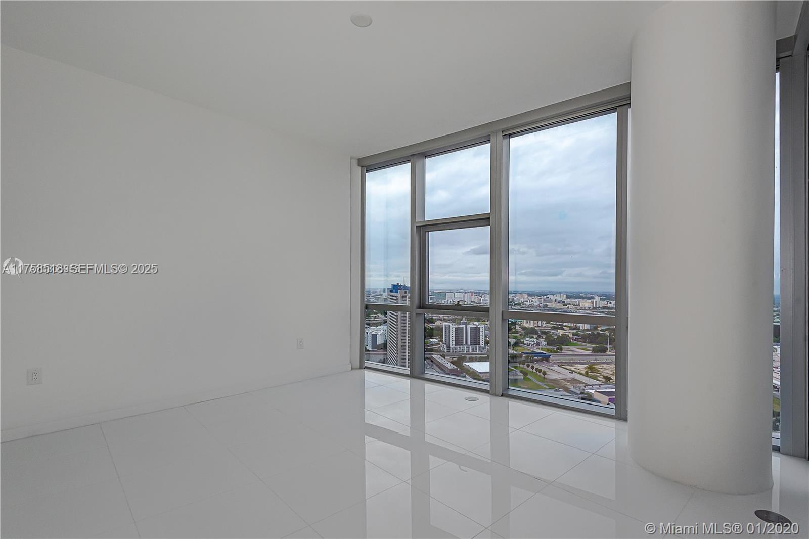 851 Ne 1st Avenue 2600 Property Photo 21
