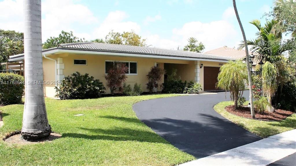 1933 Twin Dolphin Lane Property Photo 2