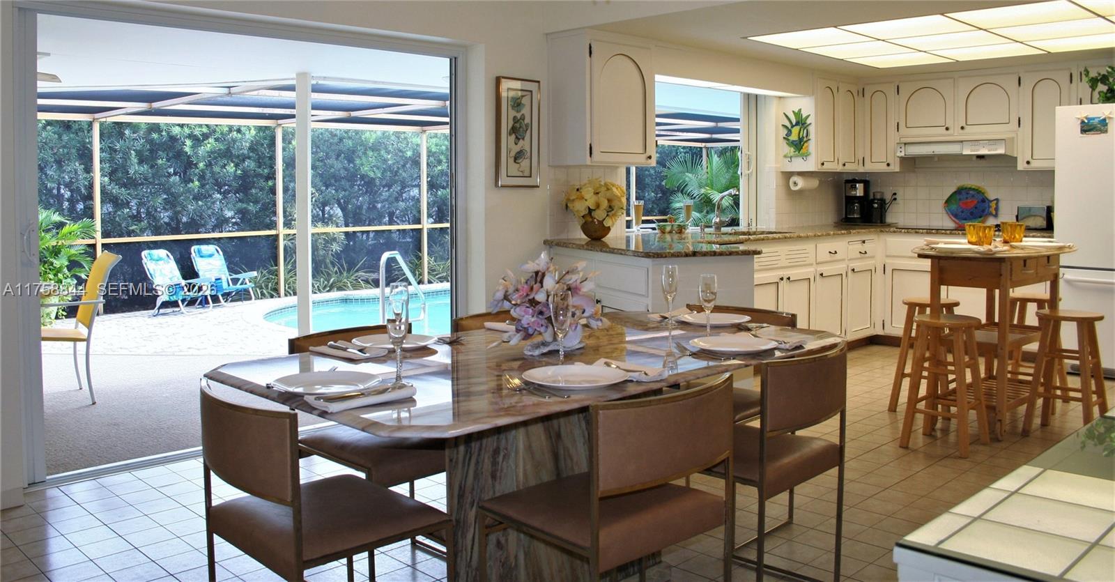 1933 Twin Dolphin Lane Property Photo 4