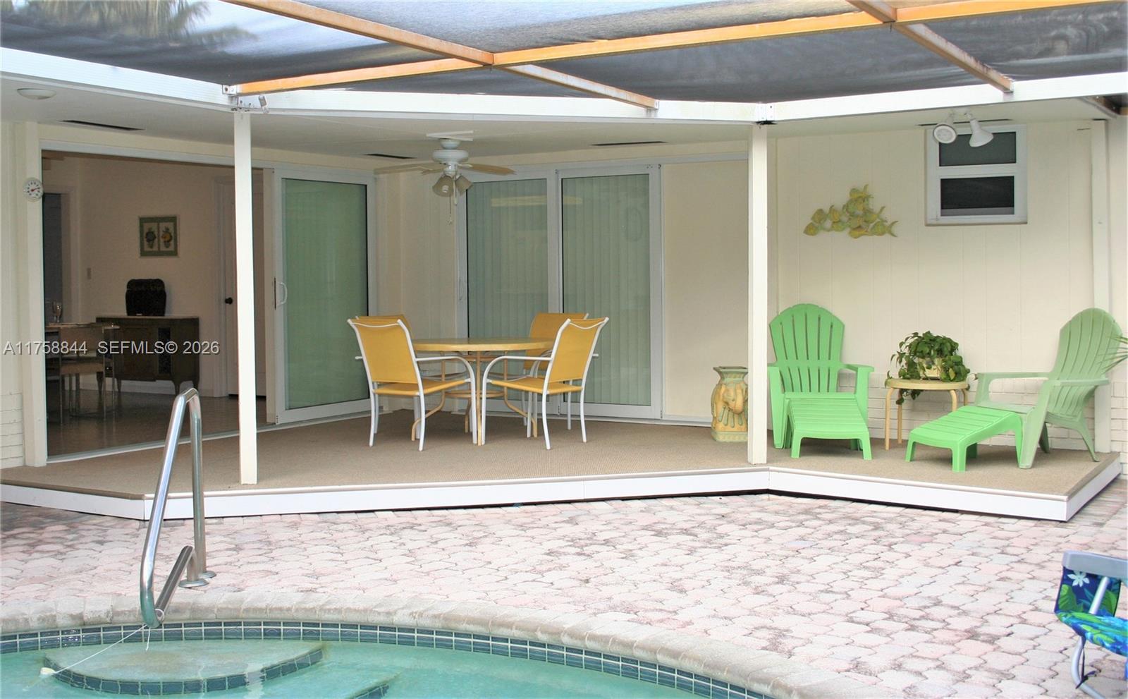1933 Twin Dolphin Lane Property Photo 6