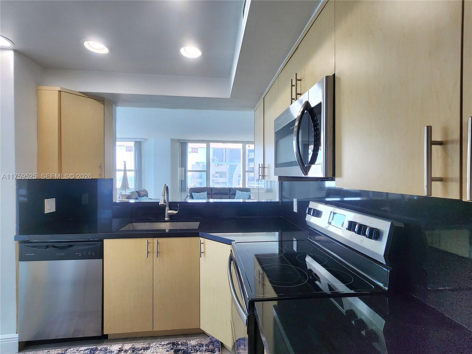 3505 S Ocean Drive 1014 Property Photo 13