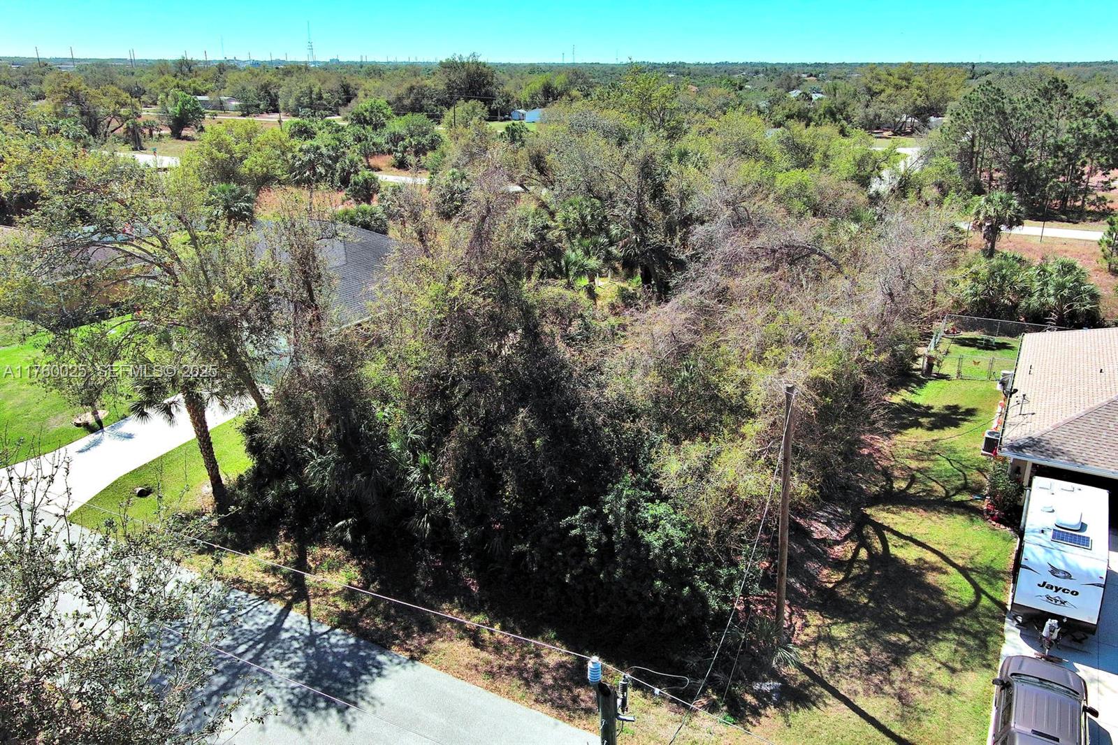 205 Ferdon Circle Property Photo 4
