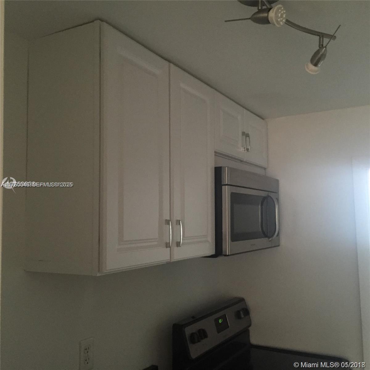 918 Jefferson Avenue 2 Property Photo 3