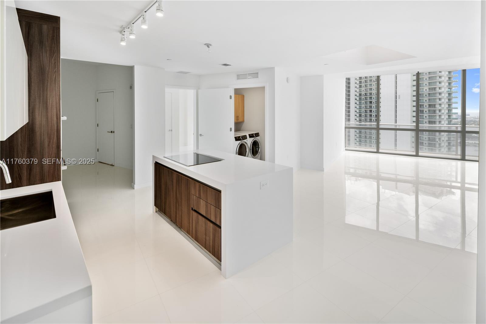 851 NE 1st Avenue 4203 Property Photo 1