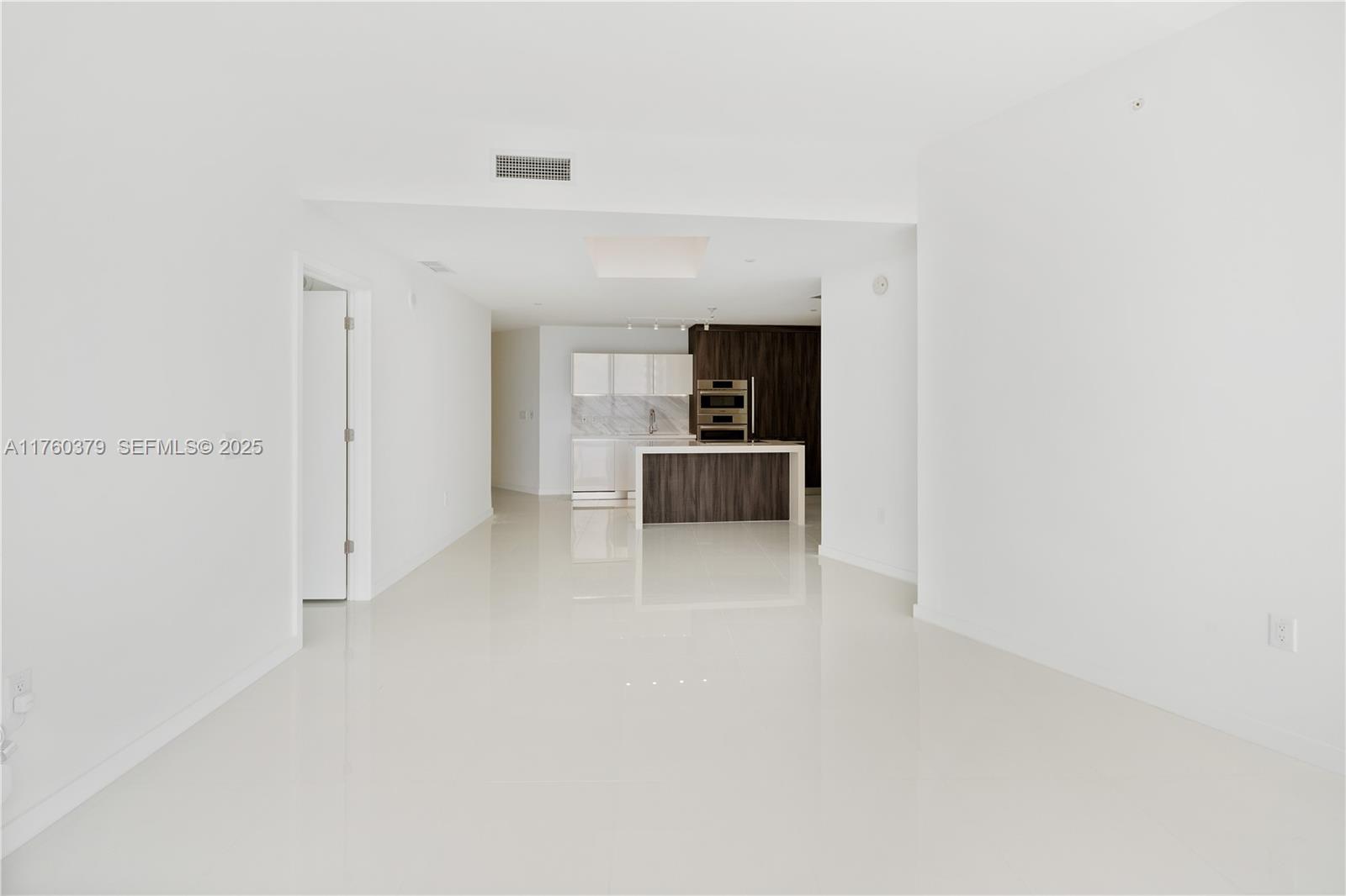 851 Ne 1st Avenue 4203 Property Photo 5