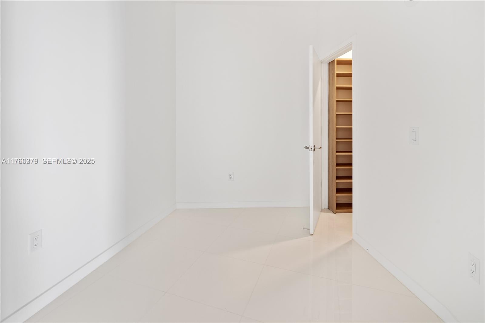 851 Ne 1st Avenue 4203 Property Photo 8