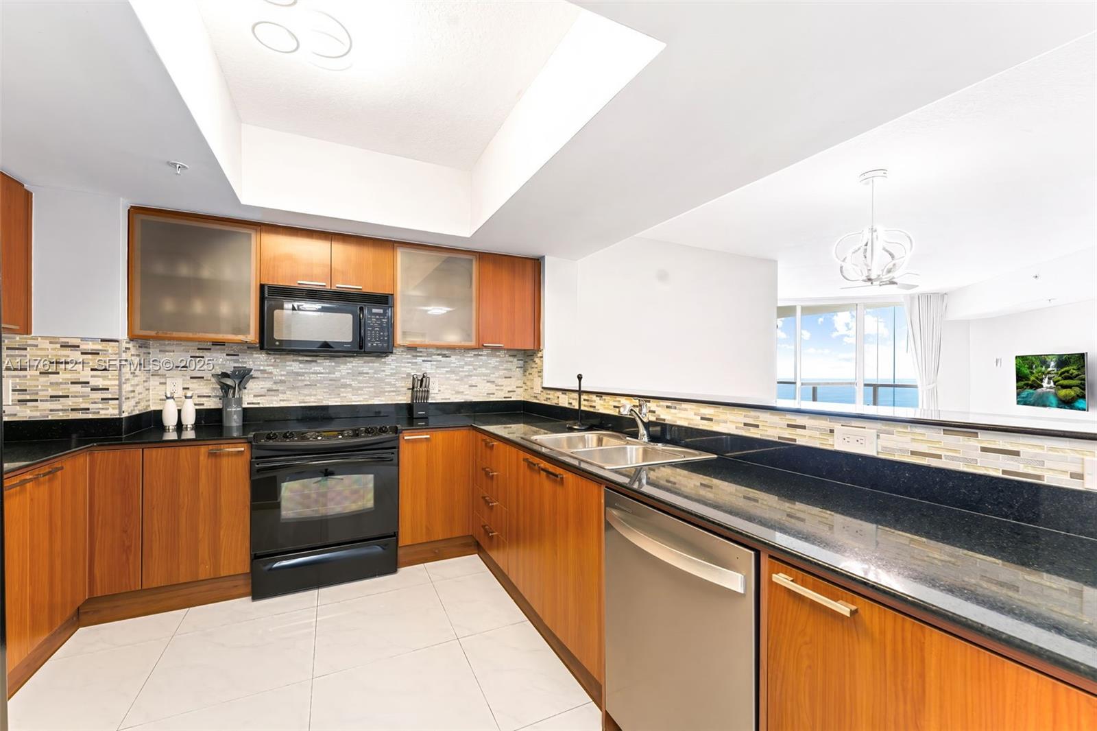 16699 Collins Avenue 2810 Property Photo 8
