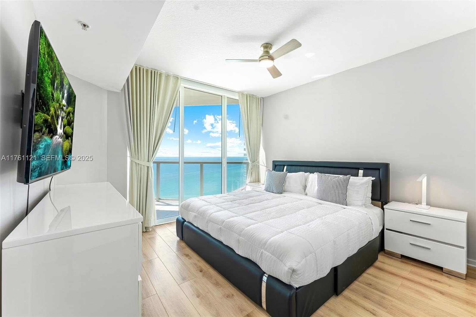 16699 Collins Avenue 2810 Property Photo 12