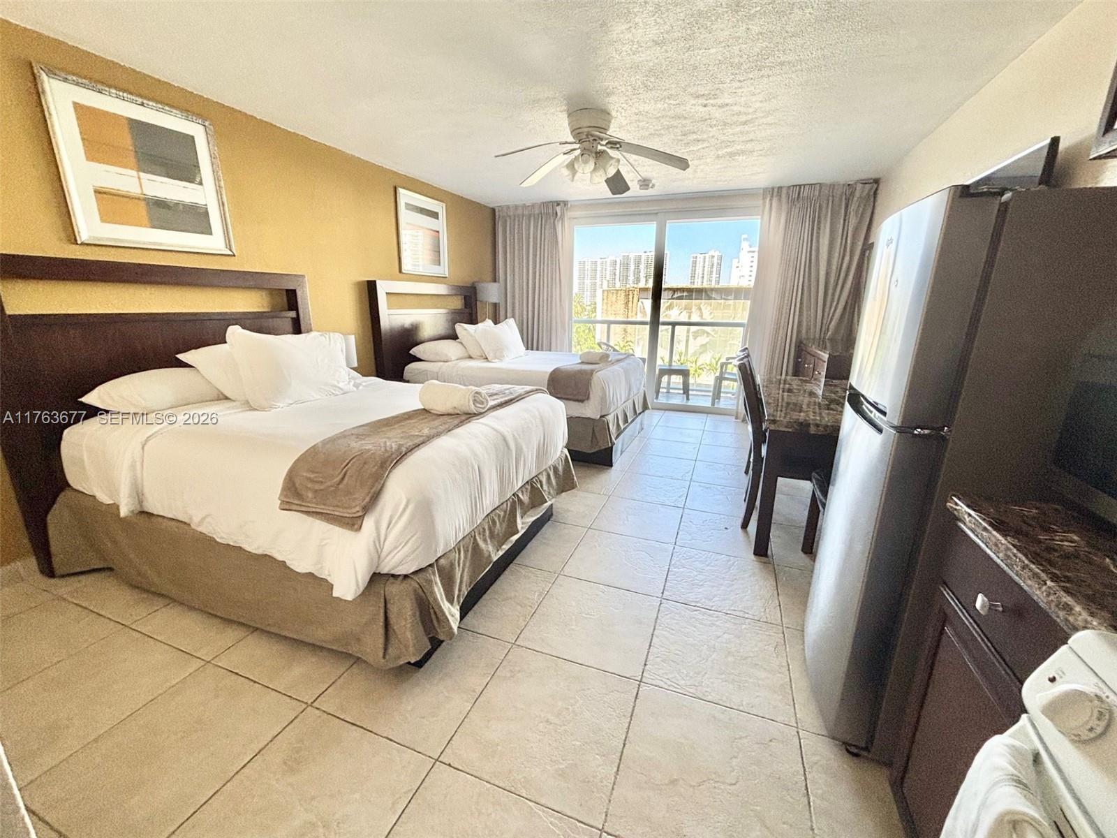 19201 Collins Avenue 338 Property Photo 1