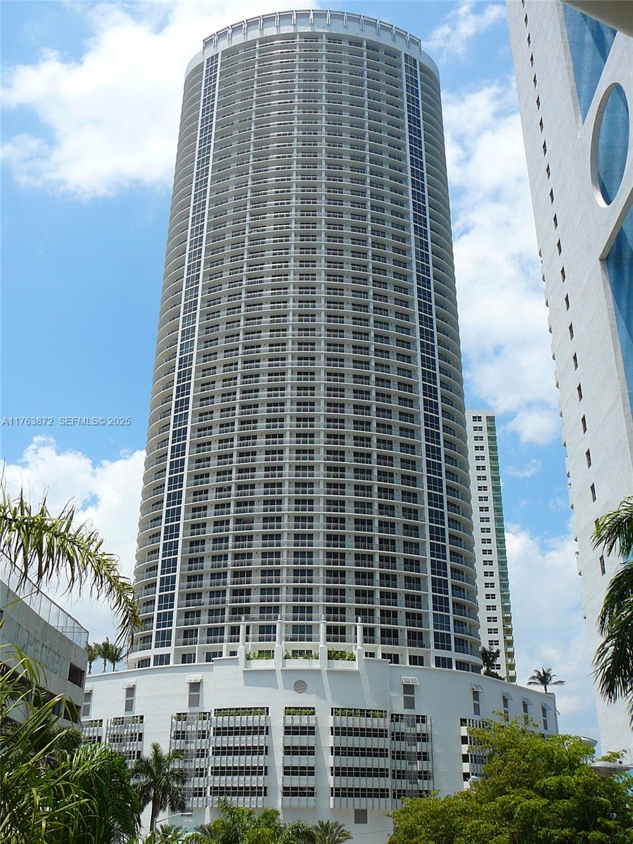 1750 N Bayshore Drive 2215 Property Photo 1