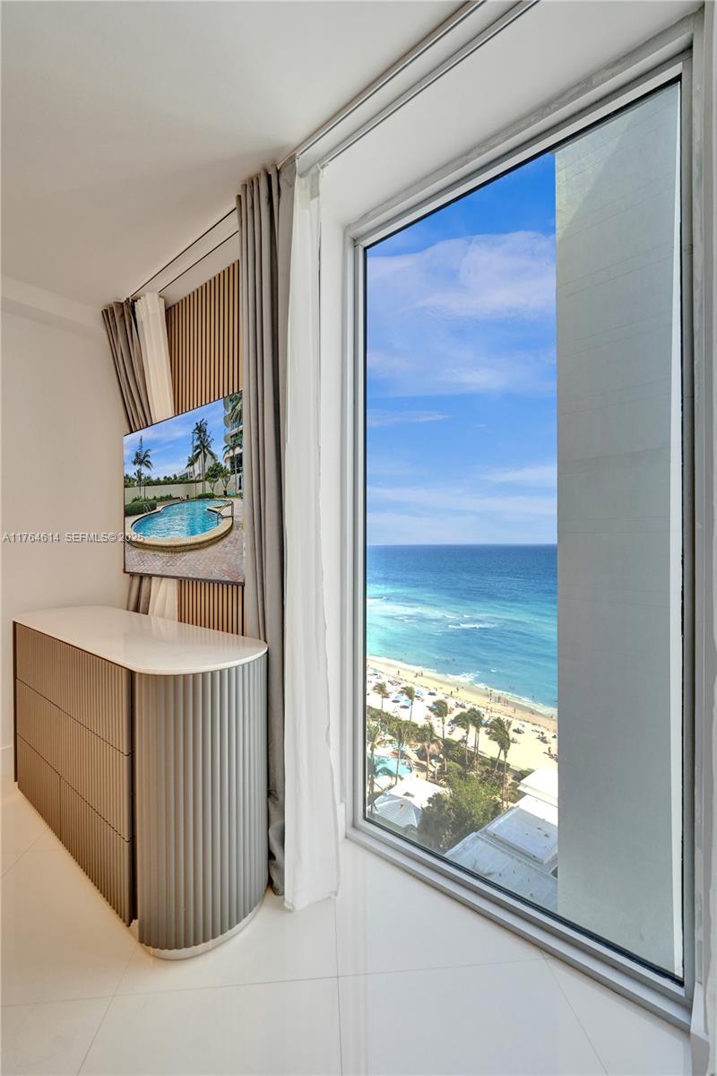 4001 S Ocean Drive 16p Property Photo 2