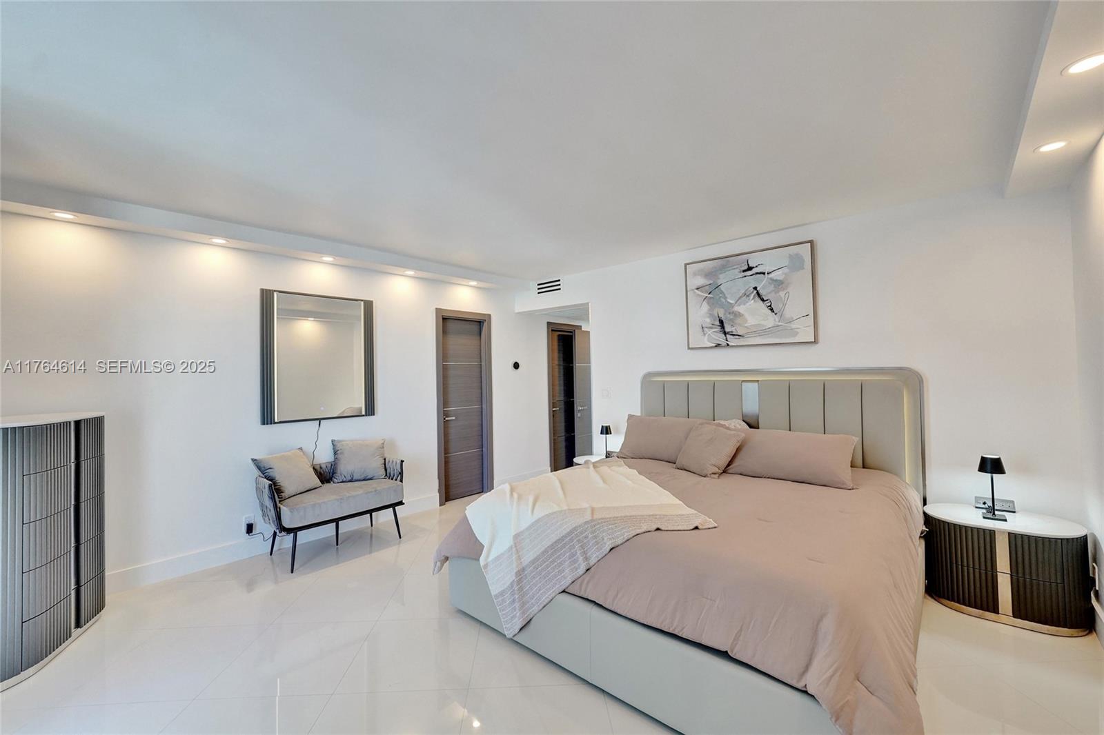 4001 S Ocean Drive 16p Property Photo 5