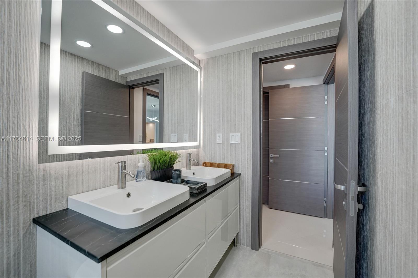 4001 S Ocean Drive 16p Property Photo 10