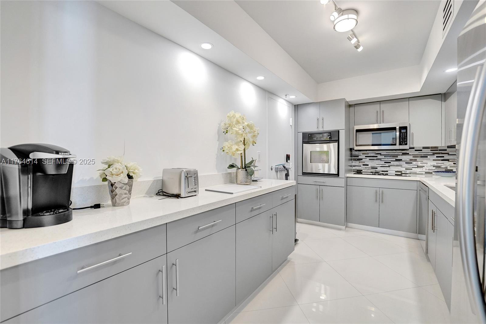4001 S Ocean Drive 16p Property Photo 47