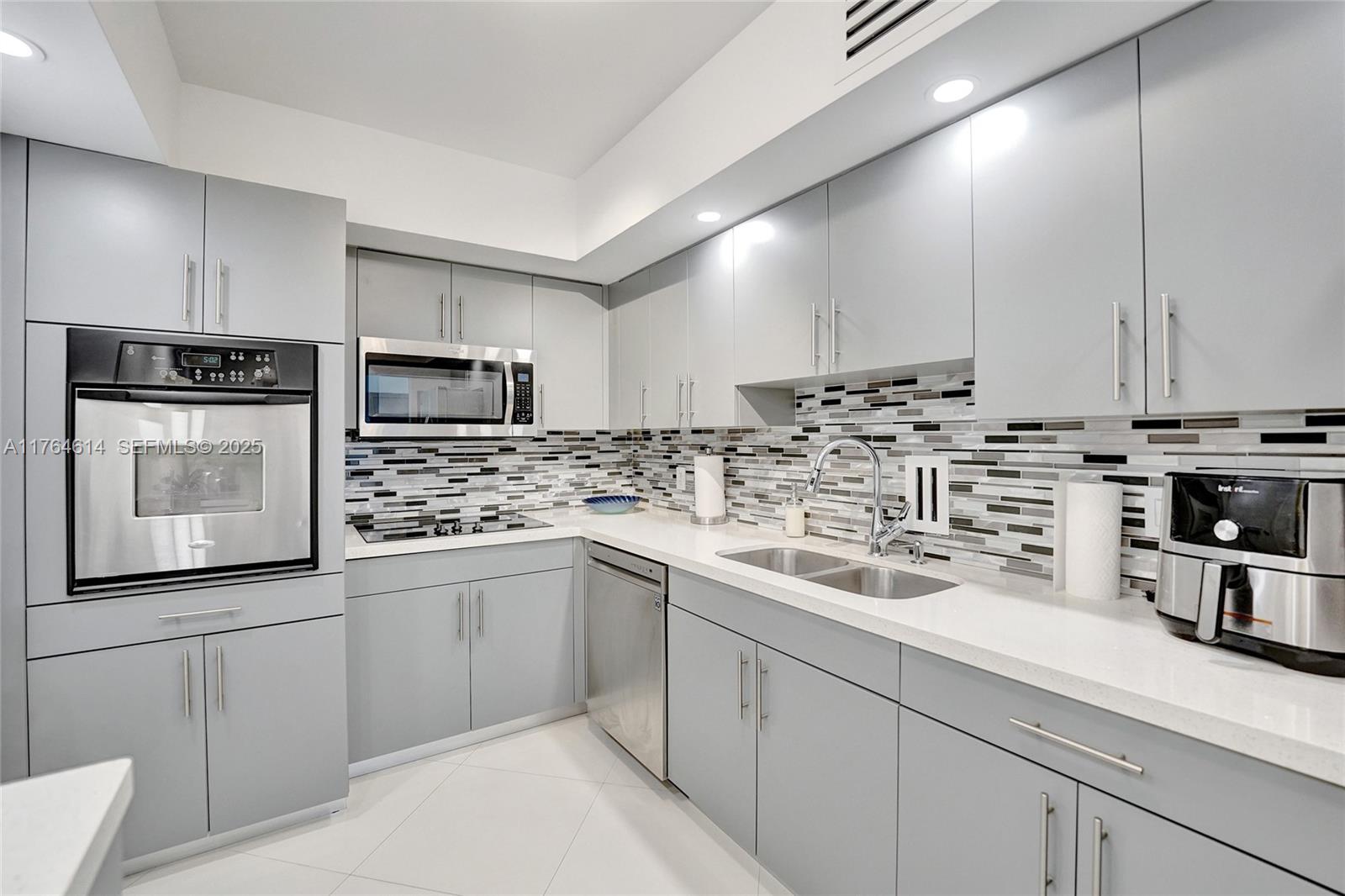 4001 S Ocean Drive 16p Property Photo 51