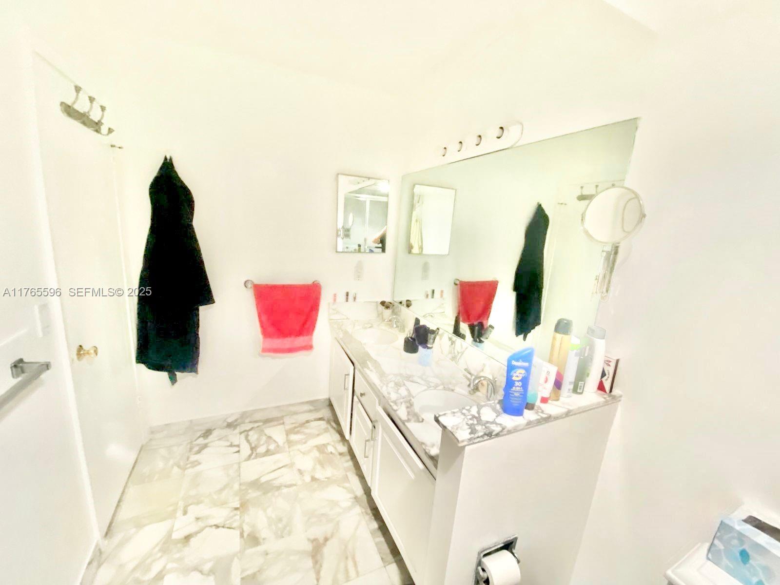 9801 Collins Avenue 8m Property Photo 24