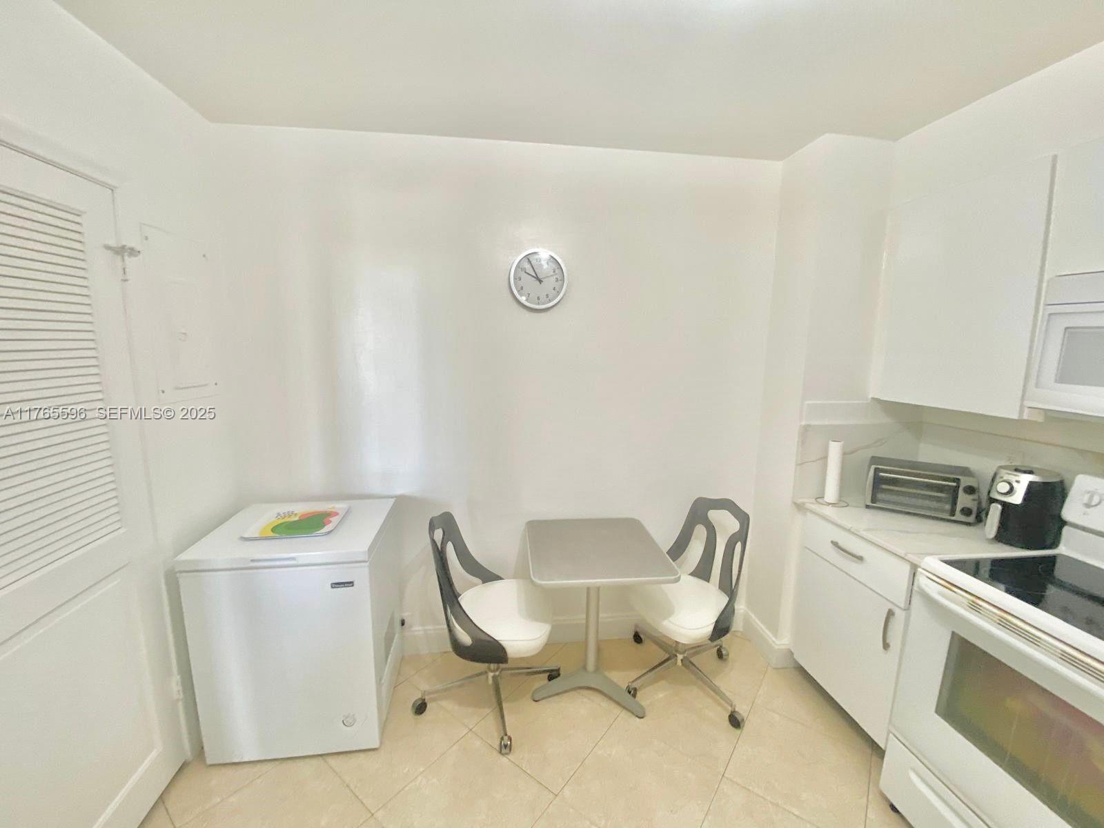 9801 Collins Avenue 8m Property Photo 25