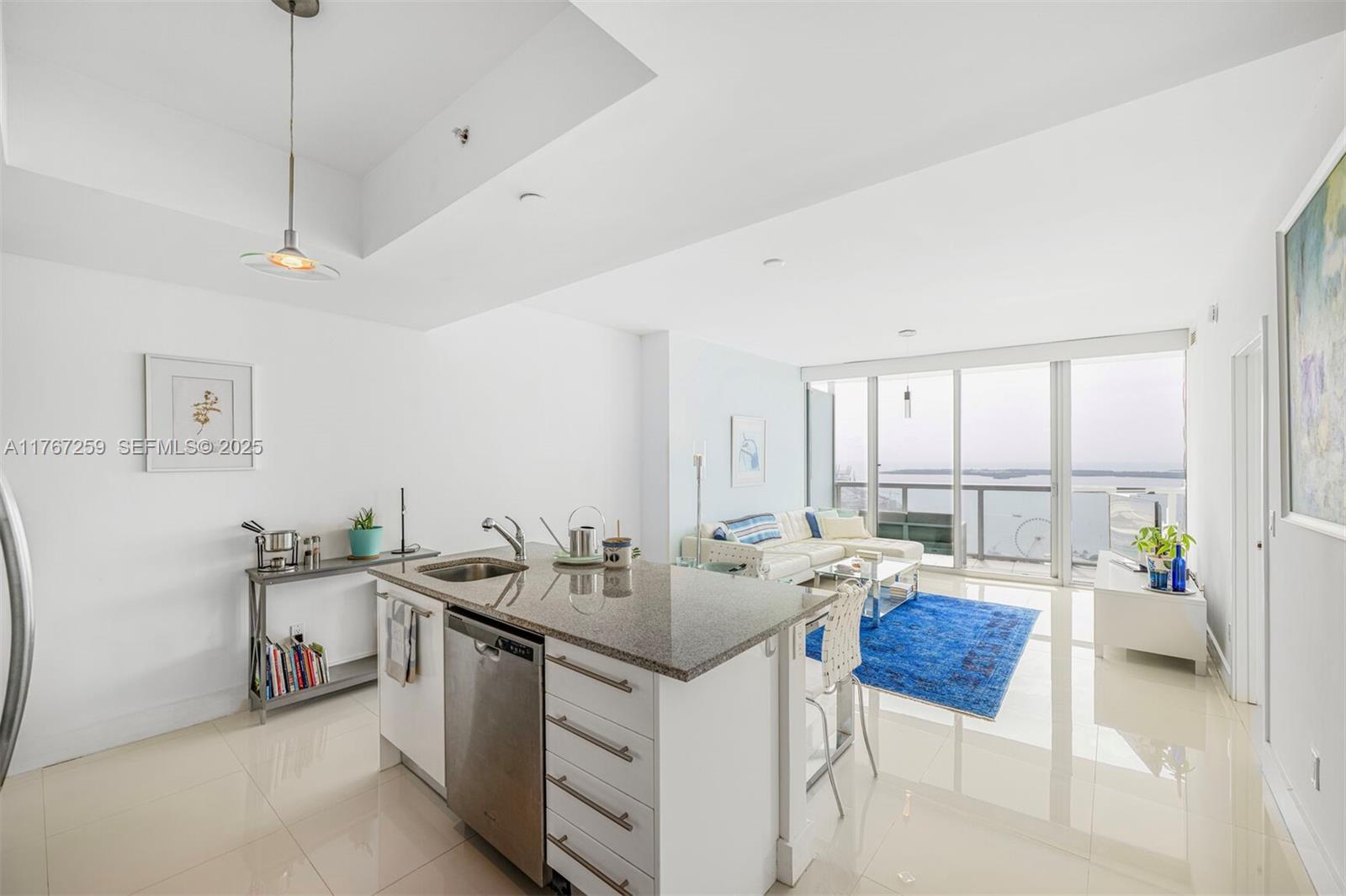 888 Biscayne Boulevard 4306 Property Photo 3