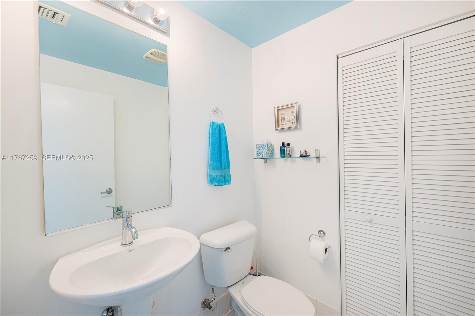 888 Biscayne Boulevard 4306 Property Photo 10