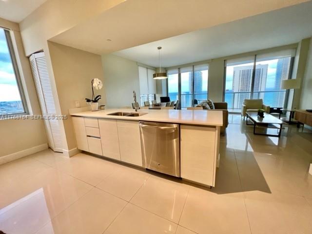 2600 E Hallandale Beach Boulevard T3102 Property Photo 3