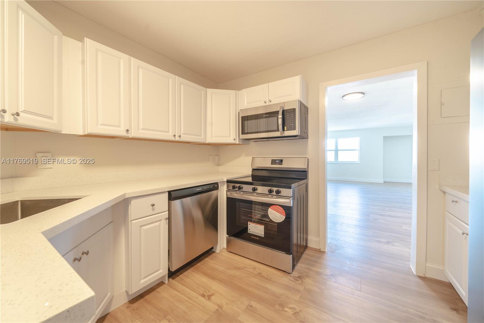 3301 Spanish Moss Terrace 802 Property Photo 2