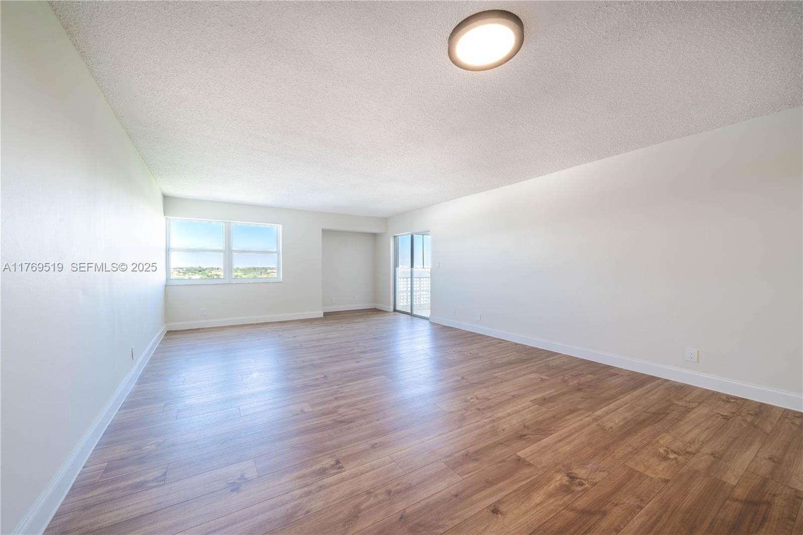 3301 Spanish Moss Terrace 802 Property Photo 6