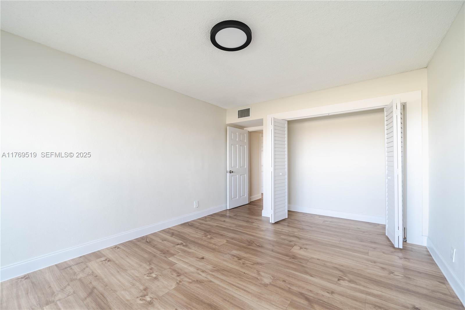 3301 Spanish Moss Terrace 802 Property Photo 13