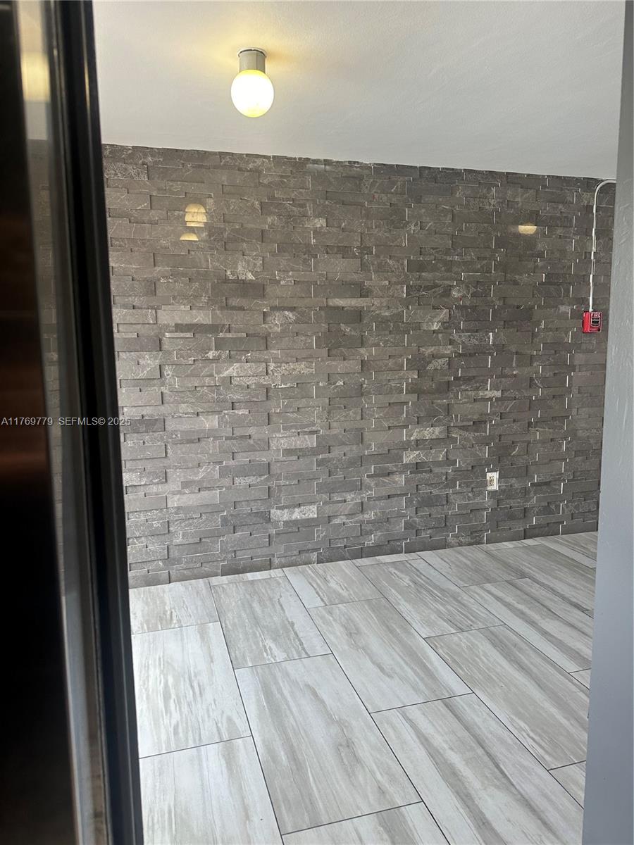 A11769779 Property Photo 7