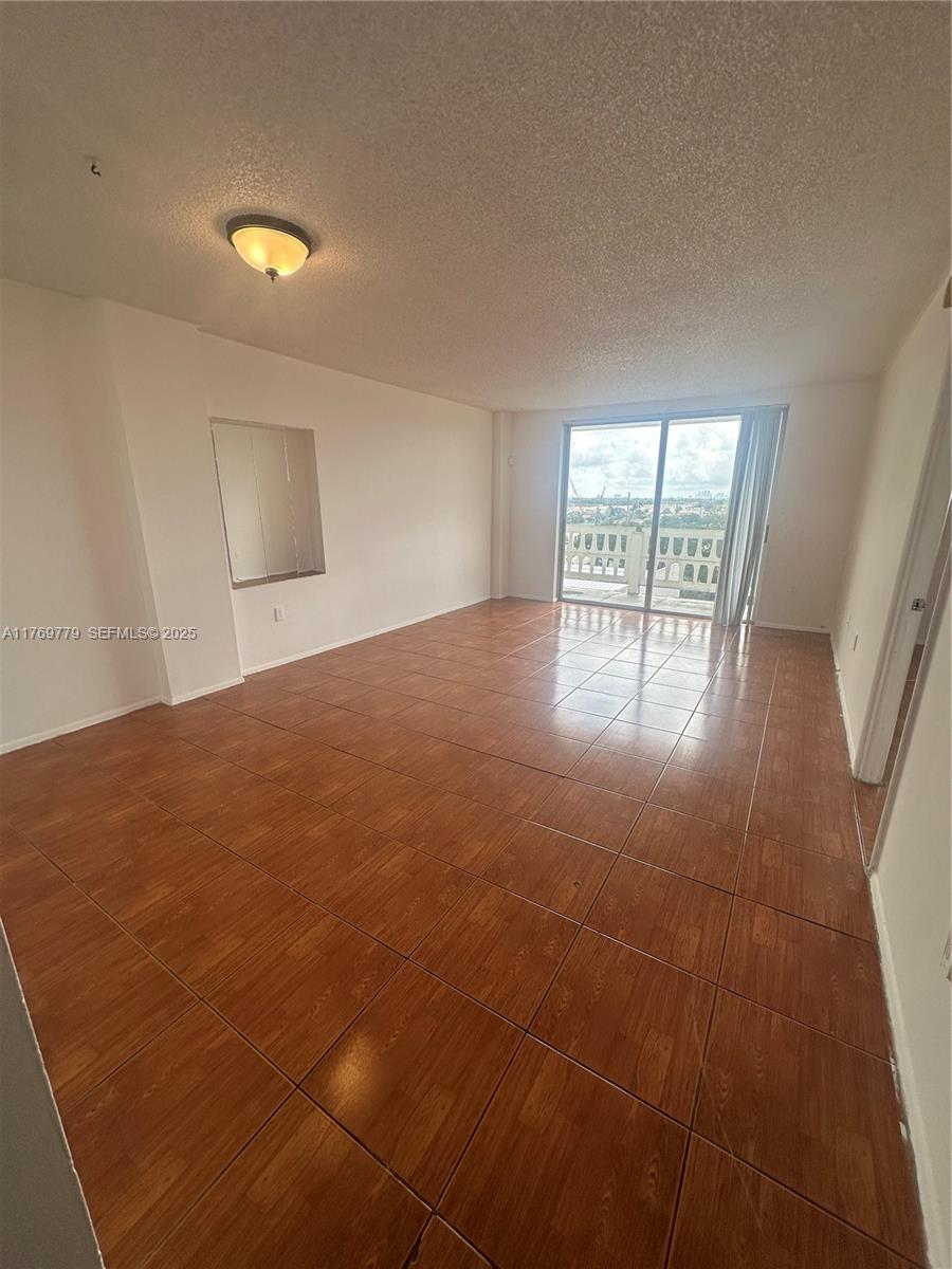 A11769779 Property Photo 13