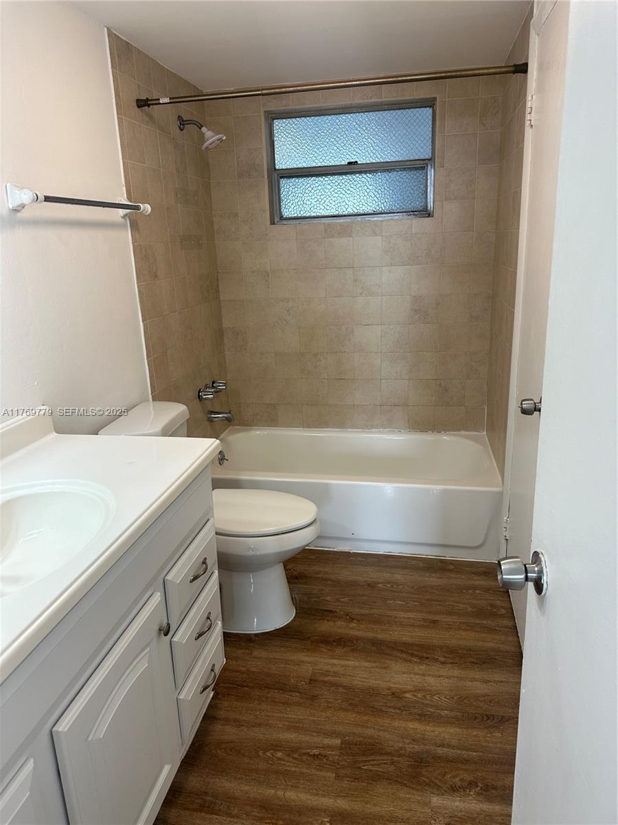 A11769779 Property Photo 16