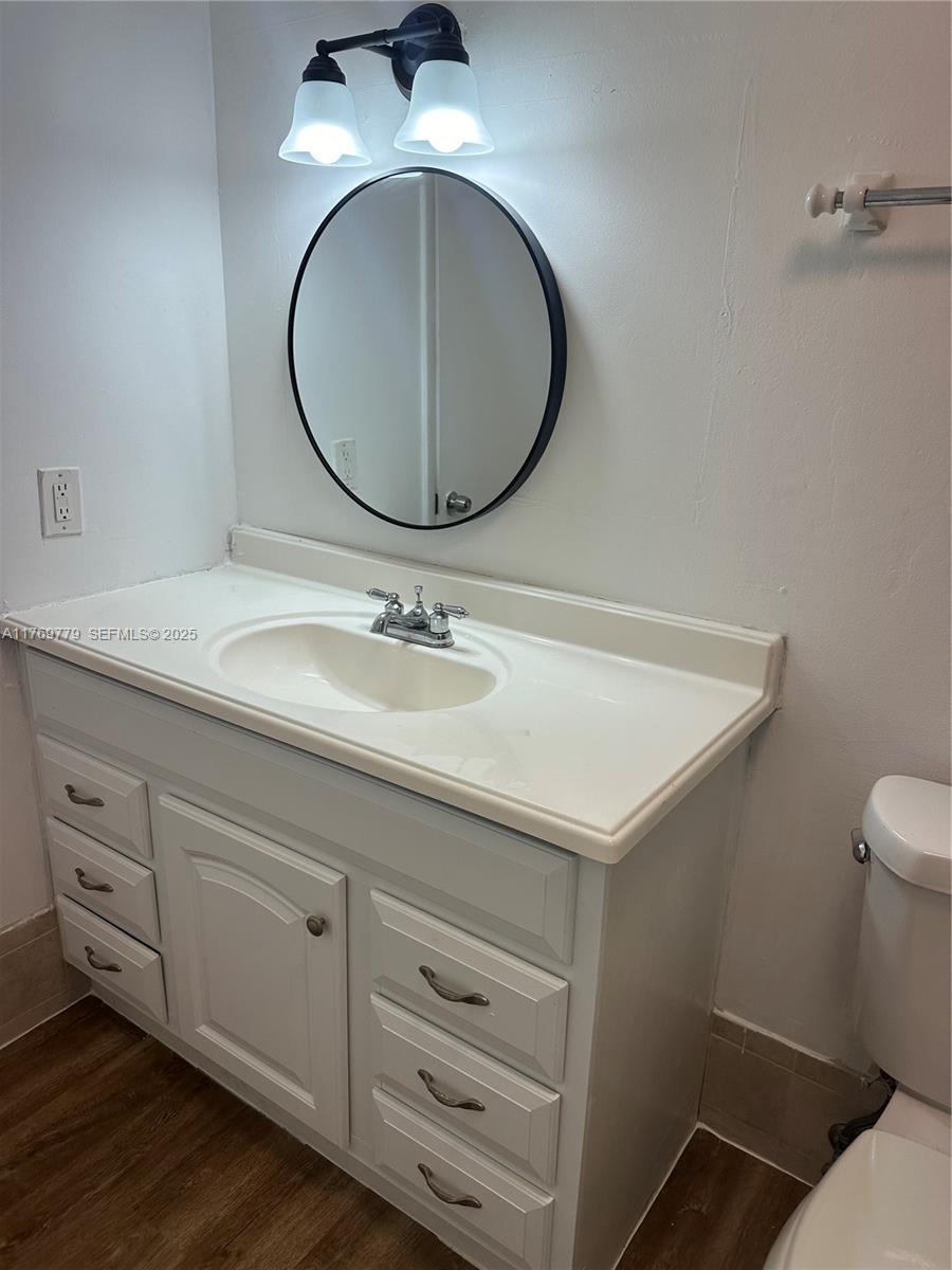 A11769779 Property Photo 23