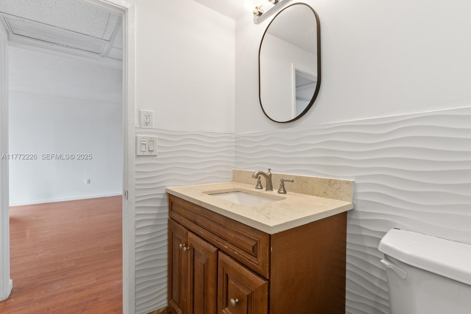 400 Kings Point Drive 1607 Property Photo 21