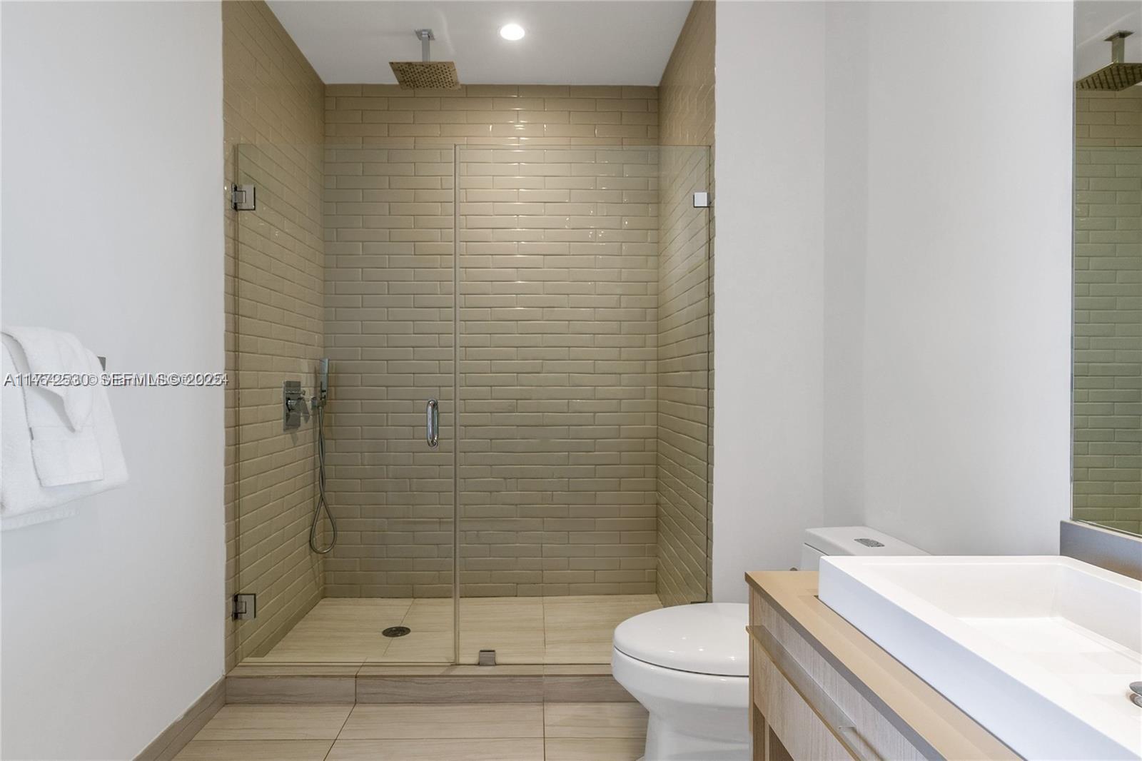 4010 S Ocean Drive R406 Property Photo 7