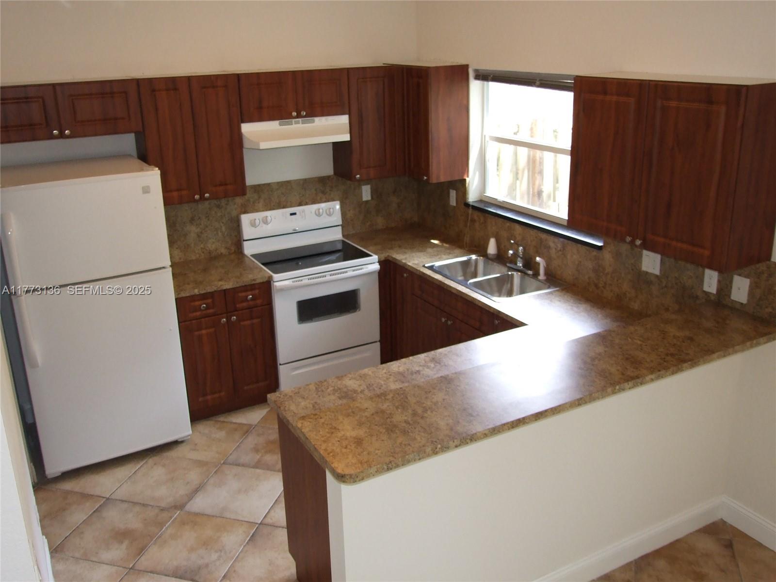 14082 Sw 50th Court Property Photo 2