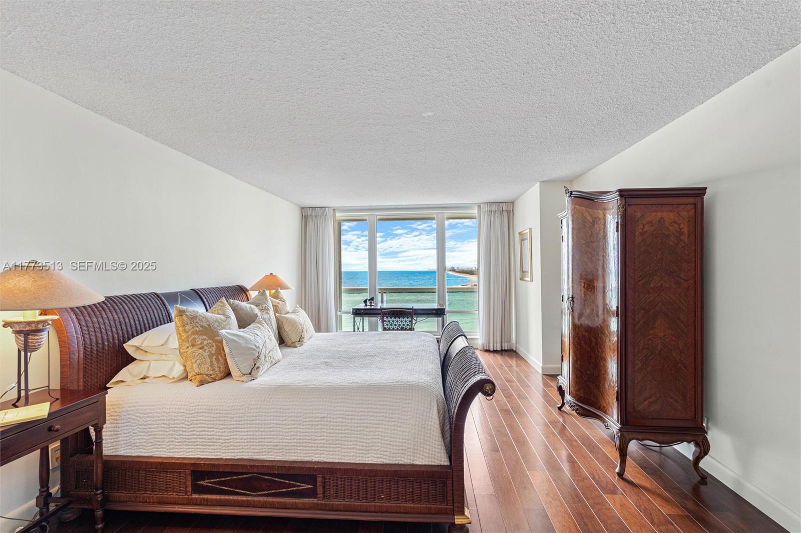 2100 S Ocean Lane 805 Property Photo 18