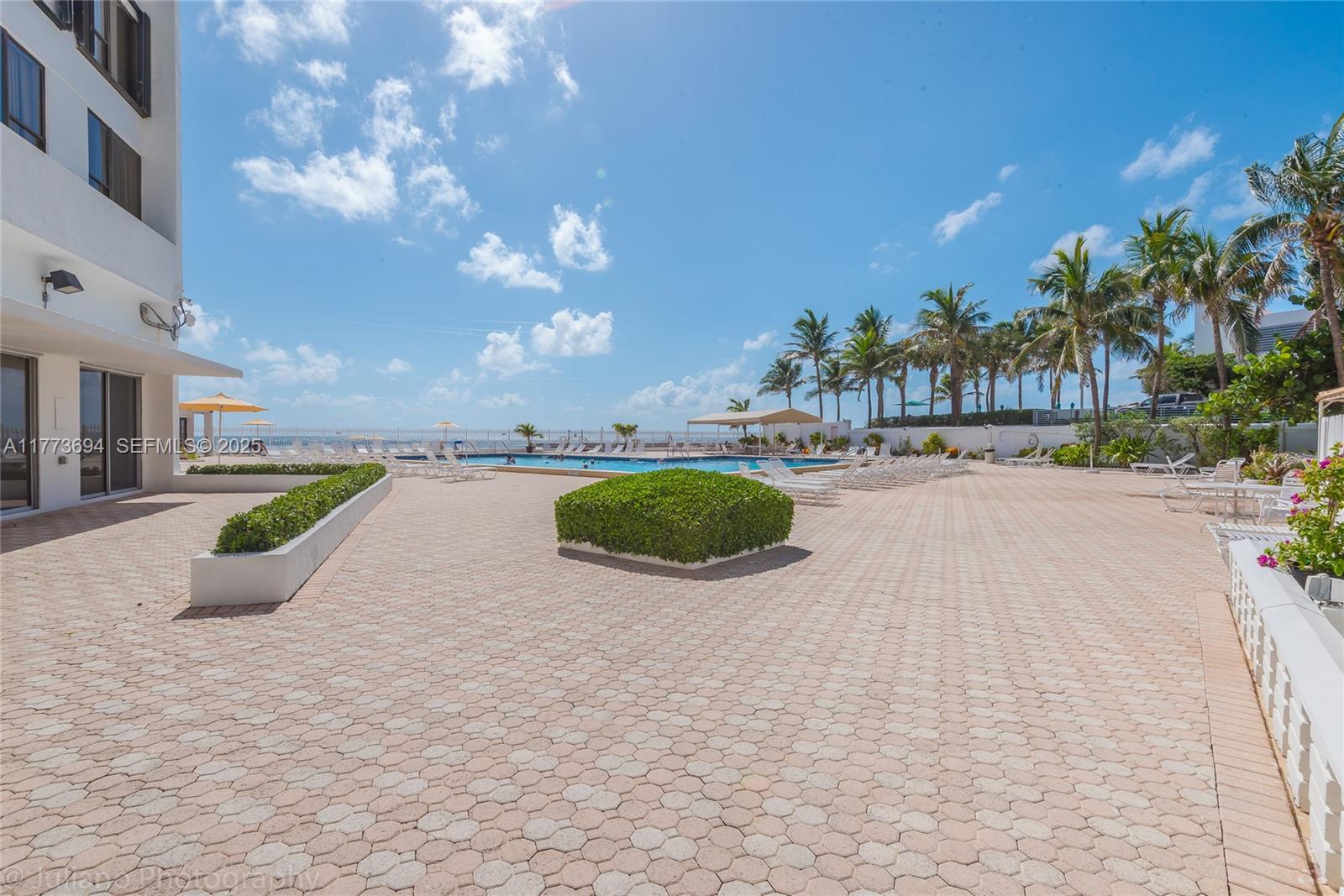 3505 S Ocean Drive 504 Property Photo 4