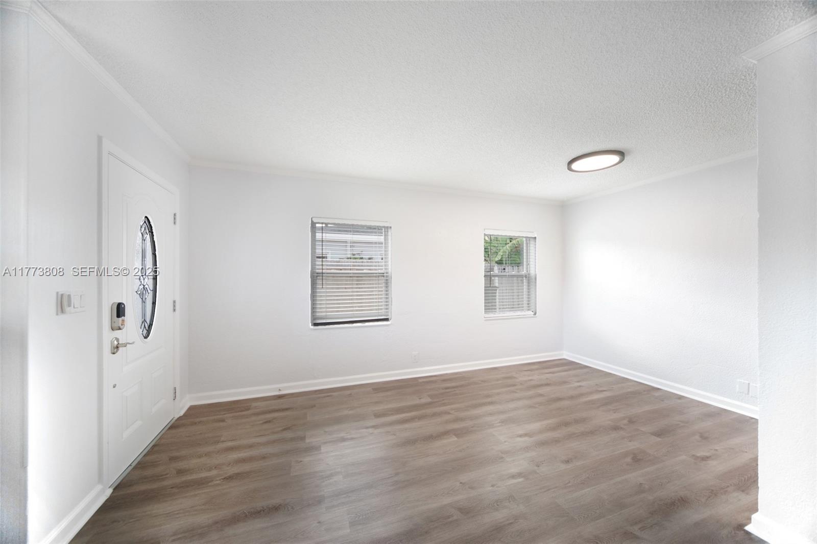 621 Hudson Road Property Photo 4