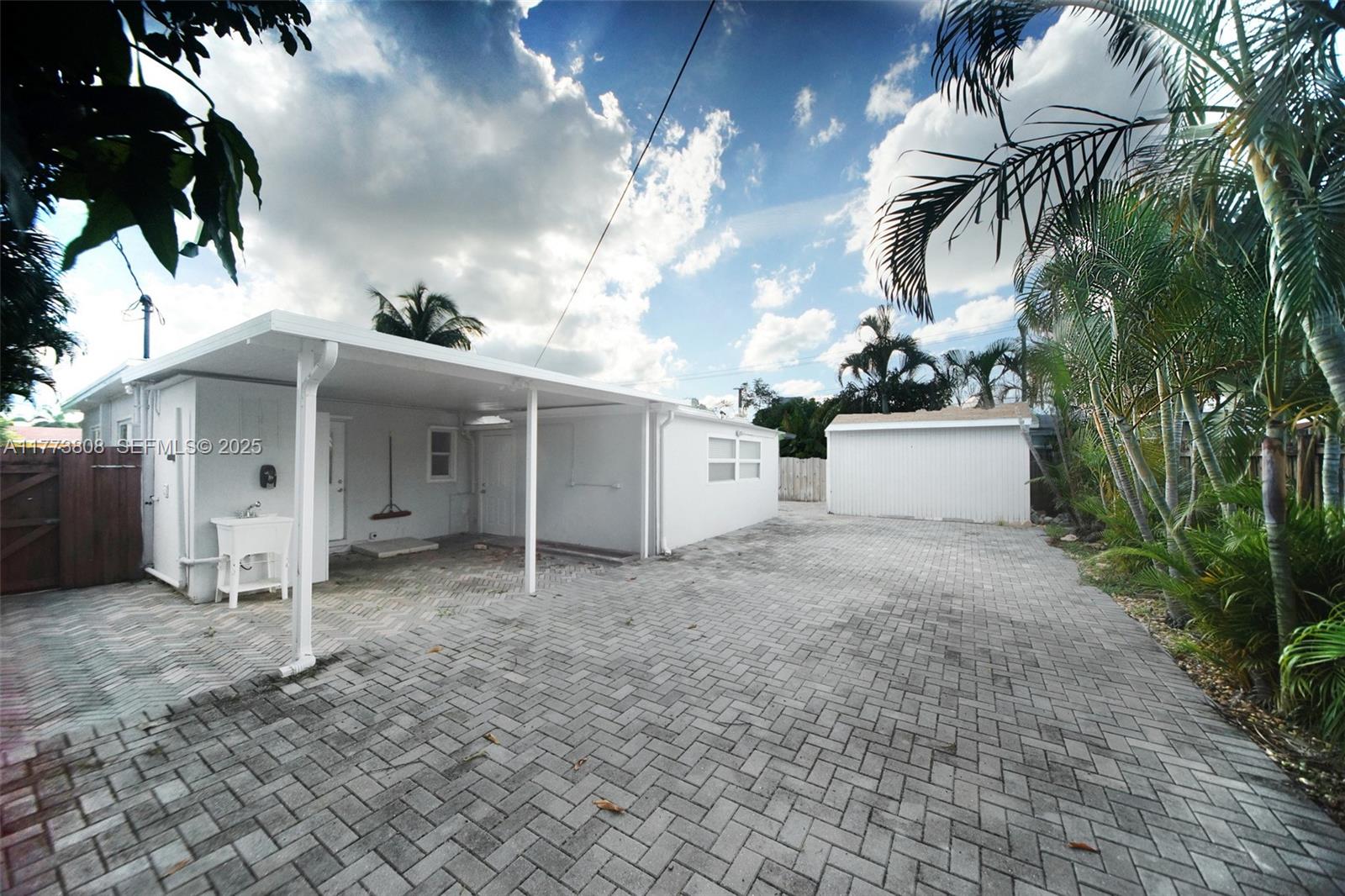 621 Hudson Road Property Photo 16