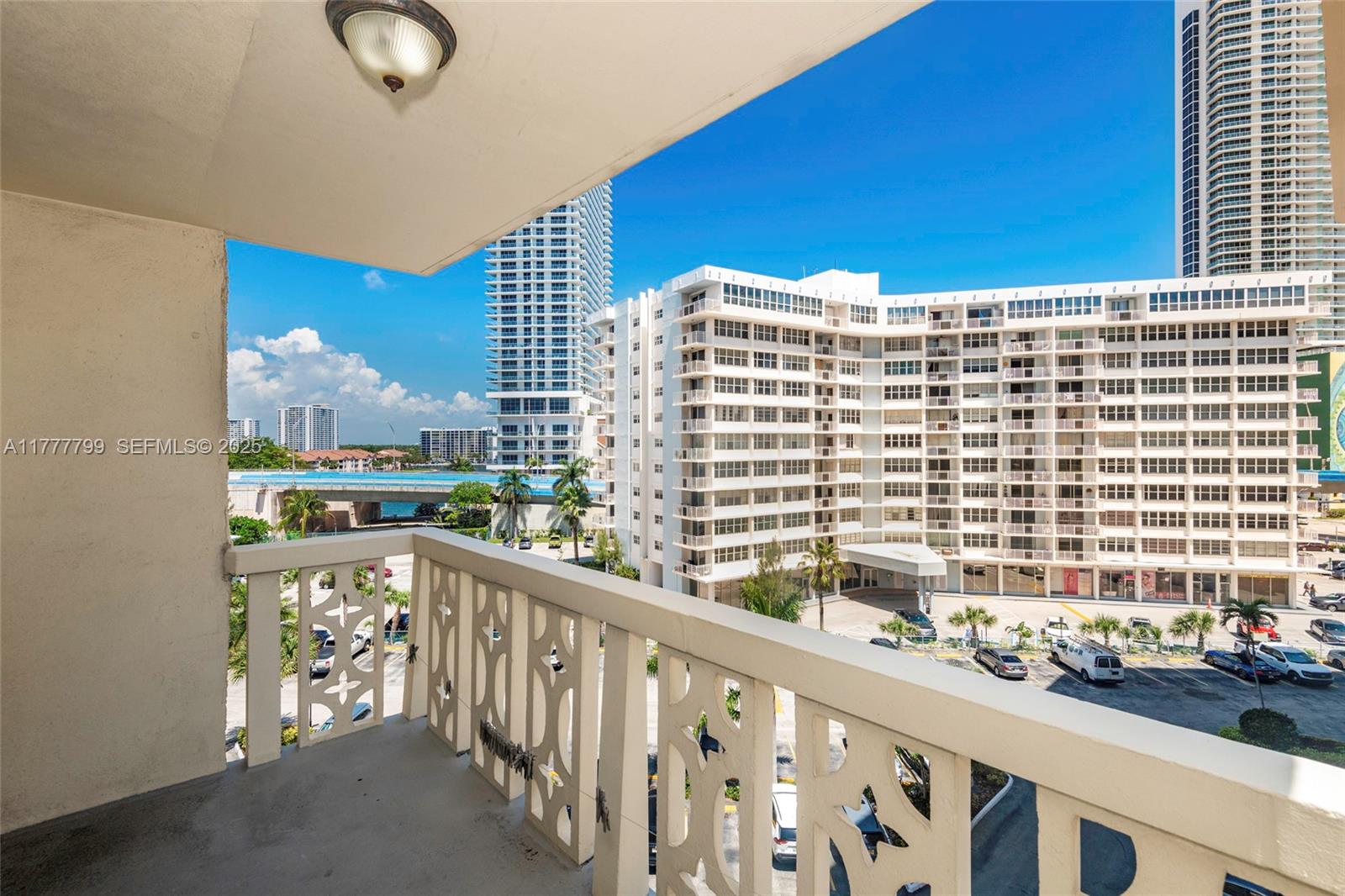 1817 S Ocean Drive 628 Property Photo 2