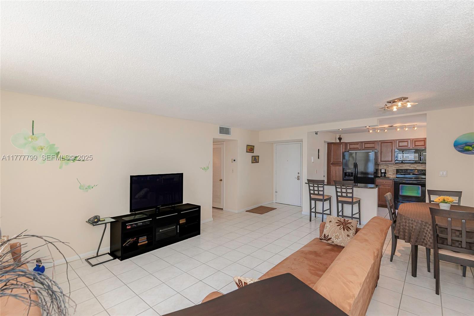 1817 S Ocean Drive 628 Property Photo 8
