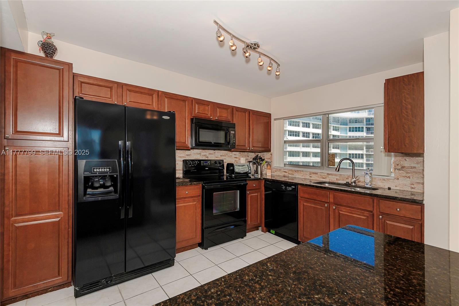 1817 S Ocean Drive 628 Property Photo 13