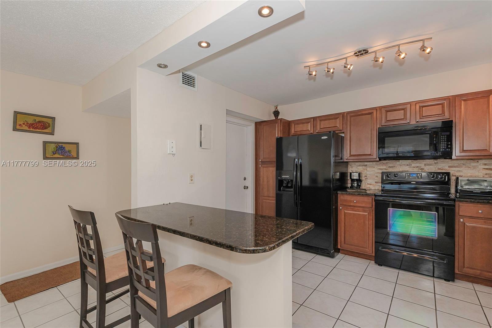 1817 S Ocean Drive 628 Property Photo 17