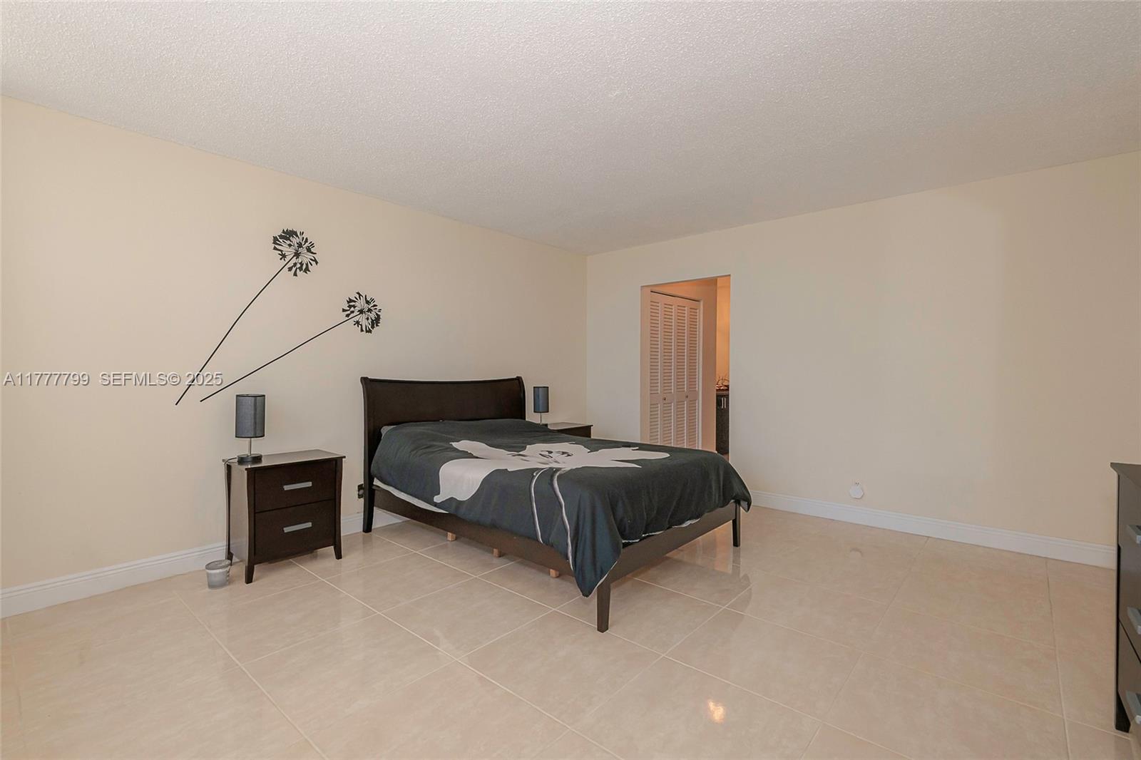 1817 S Ocean Drive 628 Property Photo 20