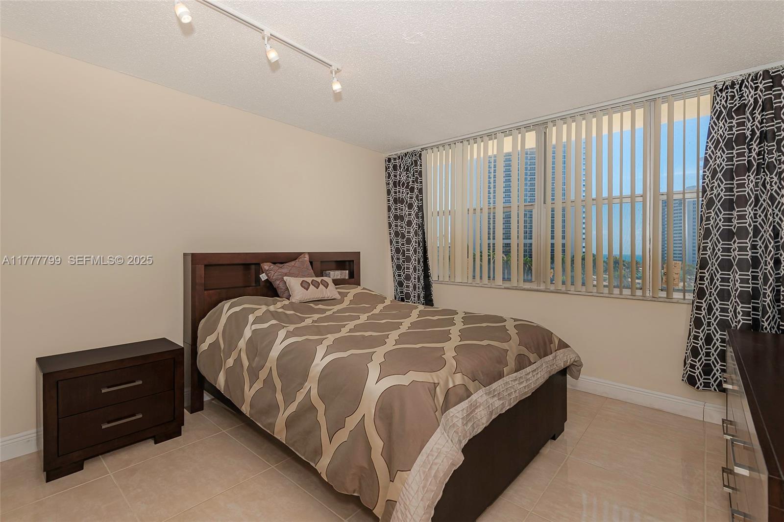 1817 S Ocean Drive 628 Property Photo 23