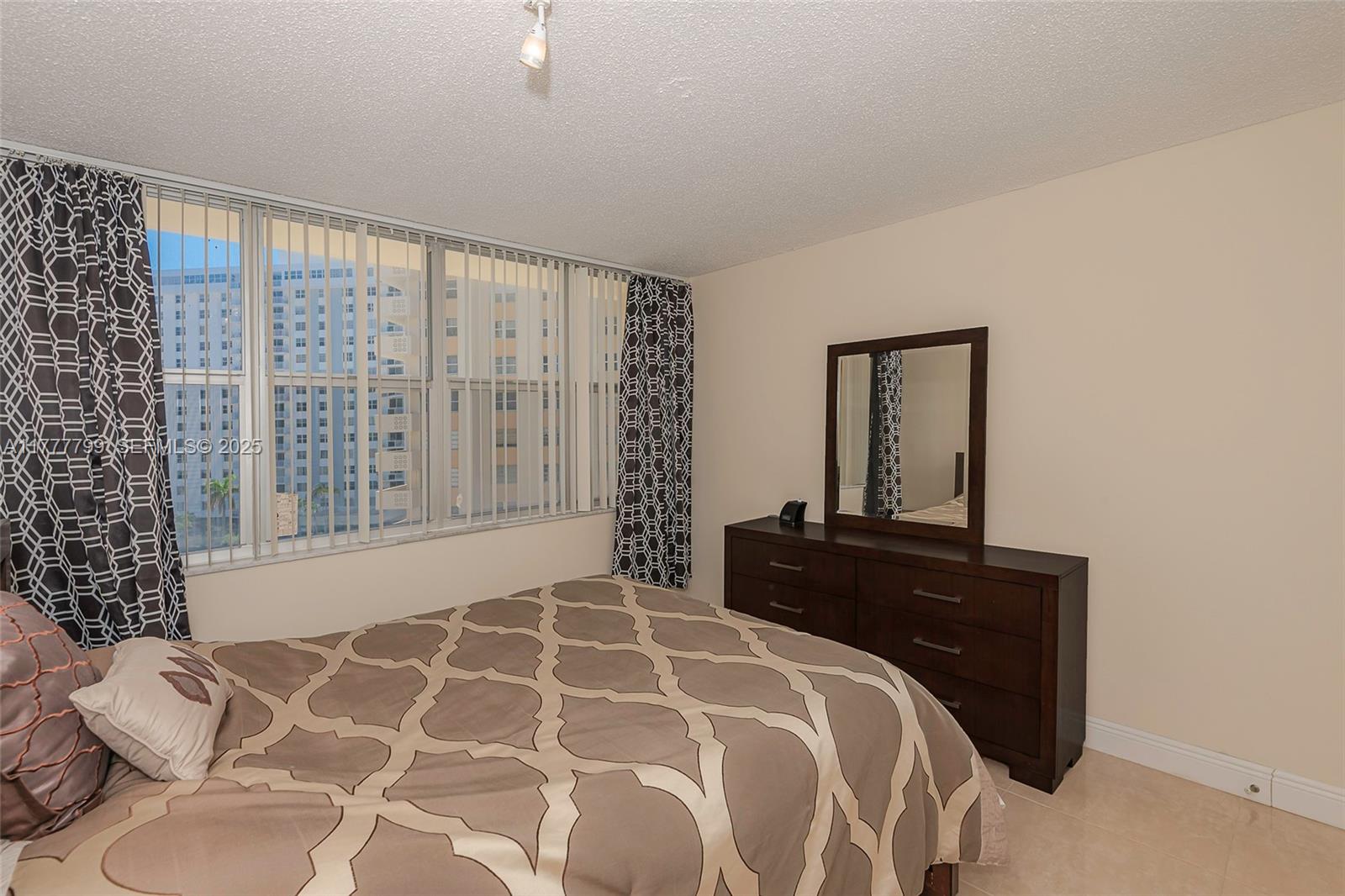 1817 S Ocean Drive 628 Property Photo 24