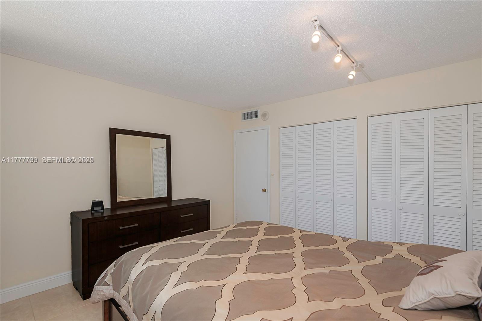 1817 S Ocean Drive 628 Property Photo 25